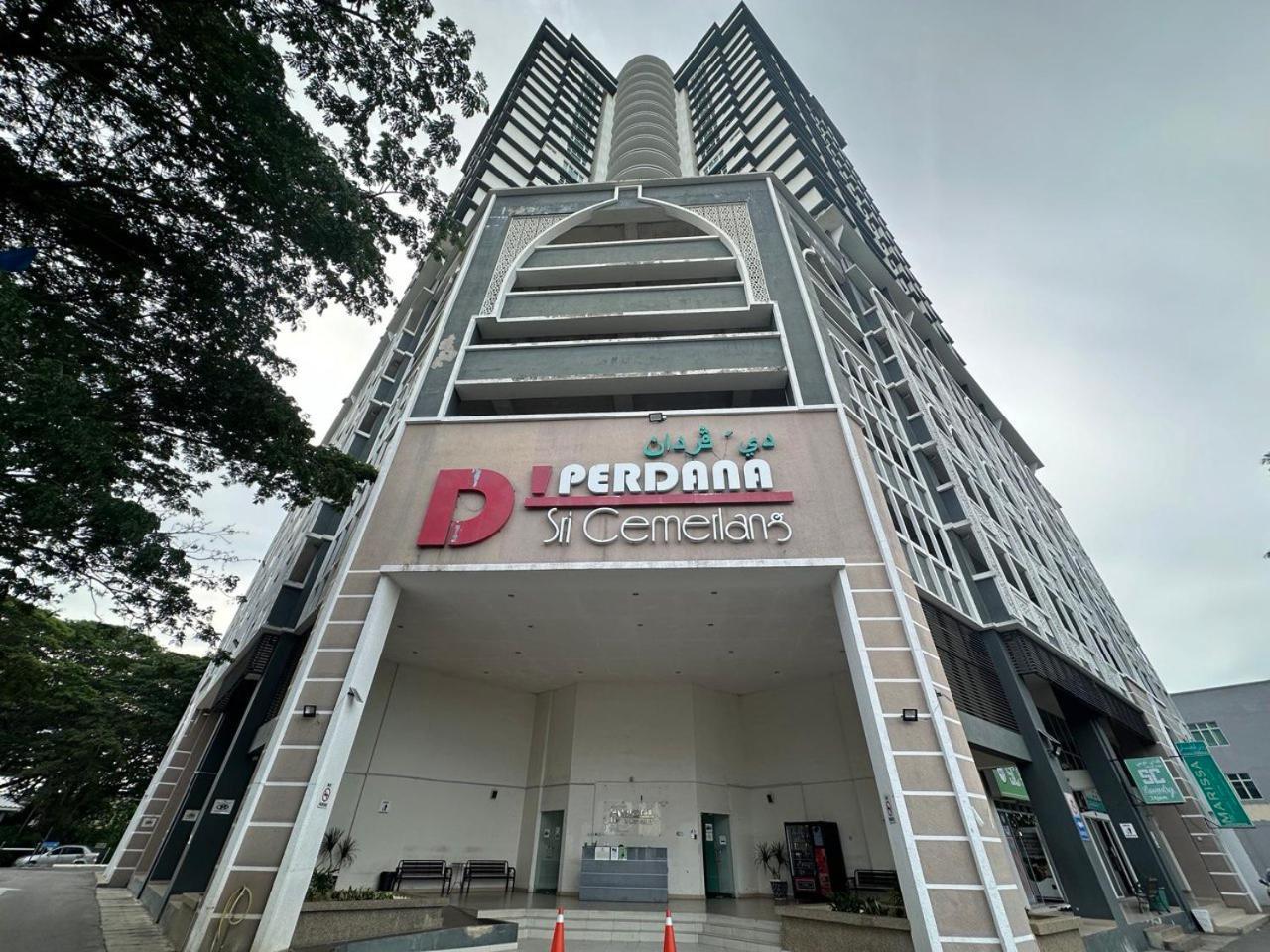 Cahaya Qaira Homestay @ D'Perdana Кота-Бару Экстерьер фото