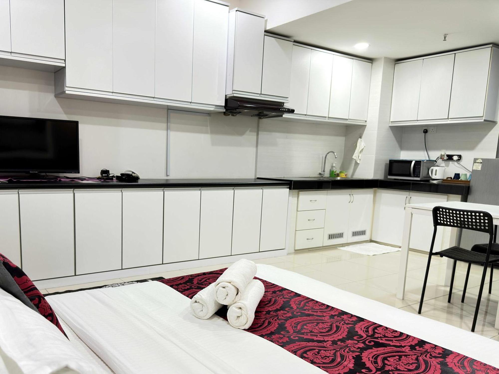 Cahaya Qaira Homestay @ D'Perdana Кота-Бару Экстерьер фото